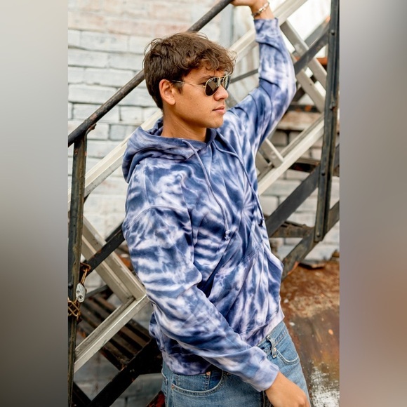 Brisco Brands Blue/White Spider Tie Dyed Fleece Lined Hoodie Size L - Picture 3 of 4